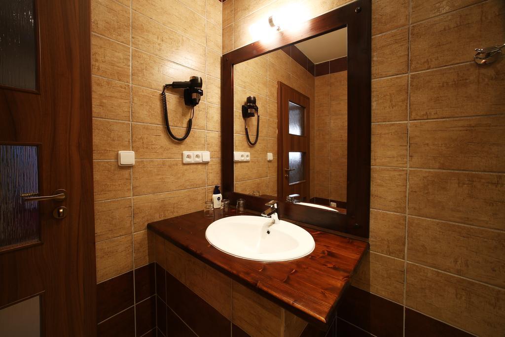 Apartments & Suites Zluta Hruska Plzeň Exteriör bild