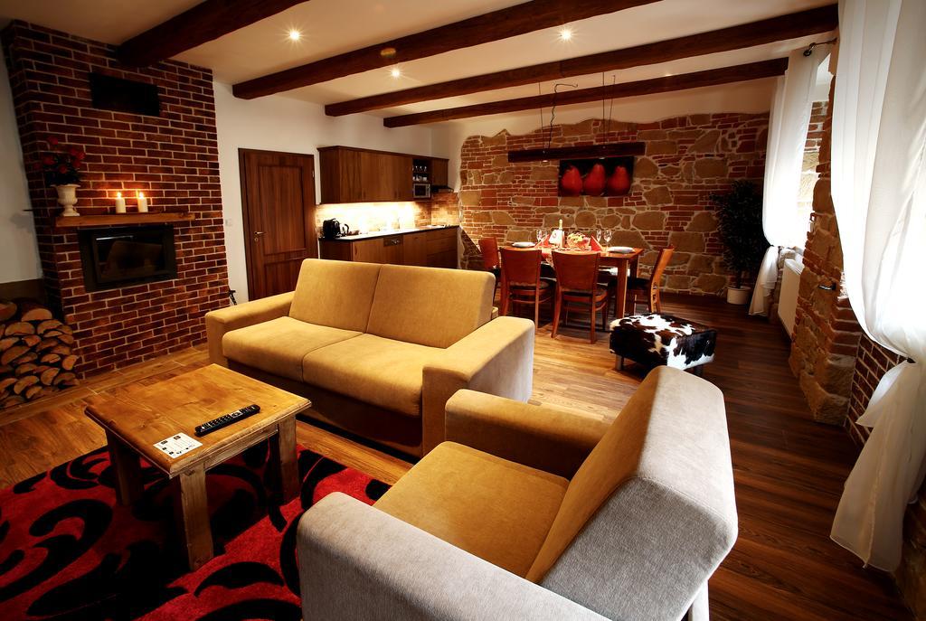 Apartments & Suites Zluta Hruska Plzeň Exteriör bild