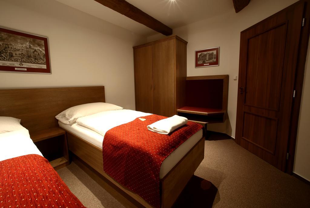 Apartments & Suites Zluta Hruska Plzeň Exteriör bild