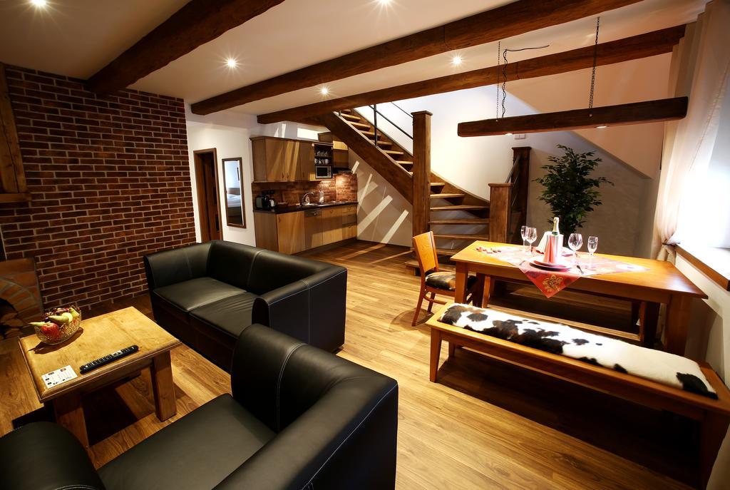 Apartments & Suites Zluta Hruska Plzeň Exteriör bild